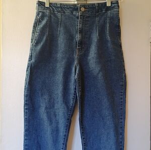 Original Levi’s high rise taper jeans, size 26.